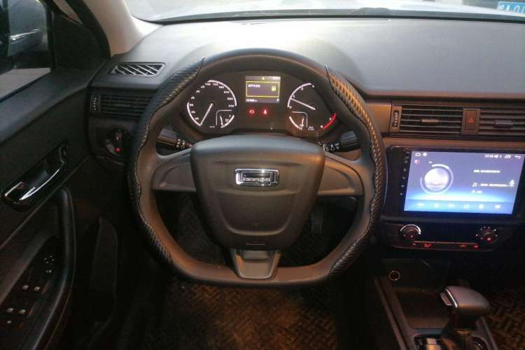 Used Qoros 3 2018 Sedan 1.6L Automatic Leading Model Steering Wheel