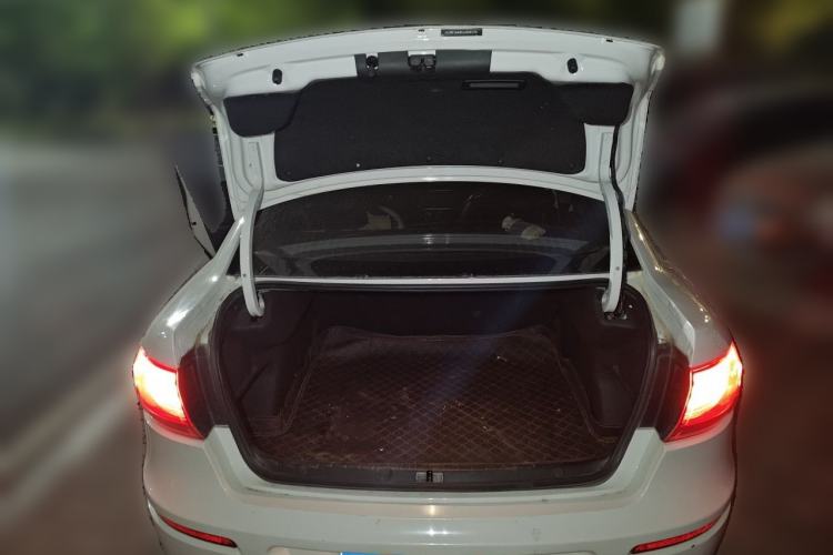 Used Qoros 3 2018 Sedan 1.6L Automatic Leading Model Trunk