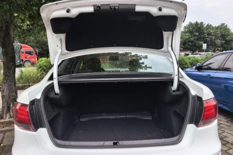 Used Qoros 3 2018 Sedan 1.6L Automatic Leading Model Trunk