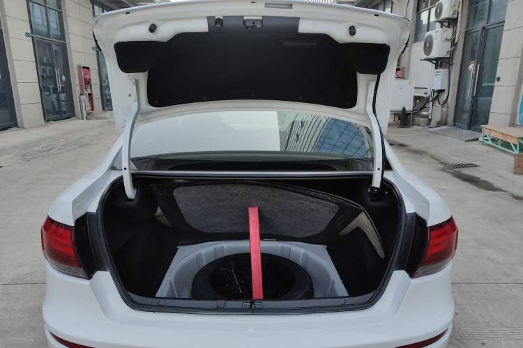 Used Qoros 3 2018 Sedan 1.6L Automatic Leading Model Trunk
