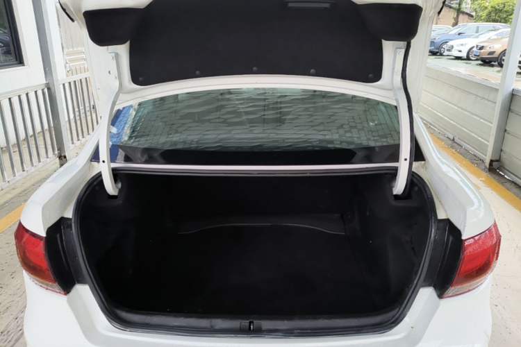 Used Qoros 3 2018 Sedan 1.6L Automatic Leading Model Trunk