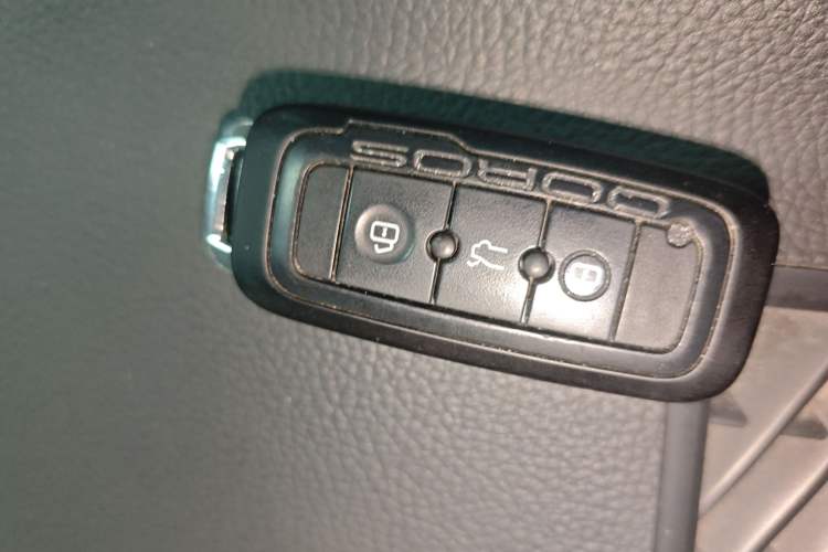 Used Qoros 3 2018 Sedan 1.6L Automatic Leading Model Vehicle Key