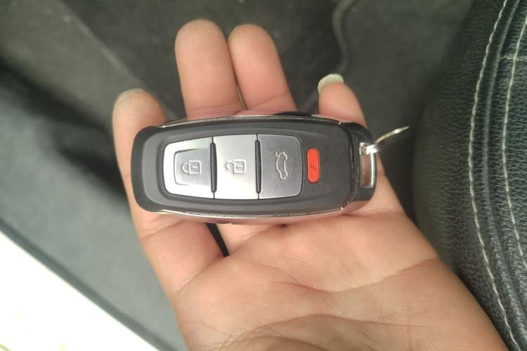 Used Qoros 3 2018 Sedan 1.6L Automatic Leading Model Vehicle Key