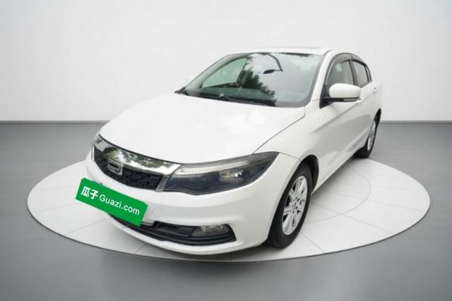 Używany Qoros 3 2018 Sedan 1.6L Automatic Leading Model