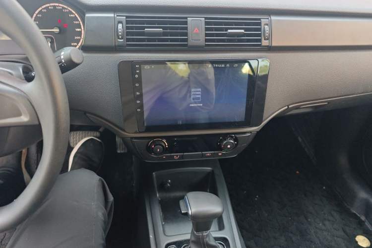 Used Qoros 3 2021 3S Sedan 1.5T CVT Leading Model Audio And AC Panel