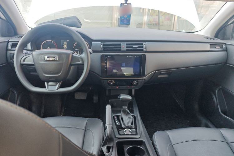 Used Qoros 3 2021 3S Sedan 1.5T CVT Leading Model Center Console
