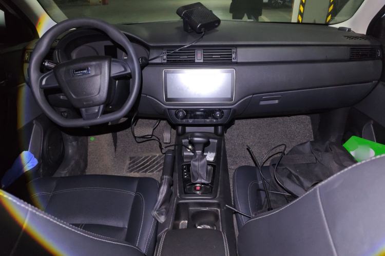 Used Qoros 3 2021 3S Sedan 1.5T CVT Leading Model Center Console