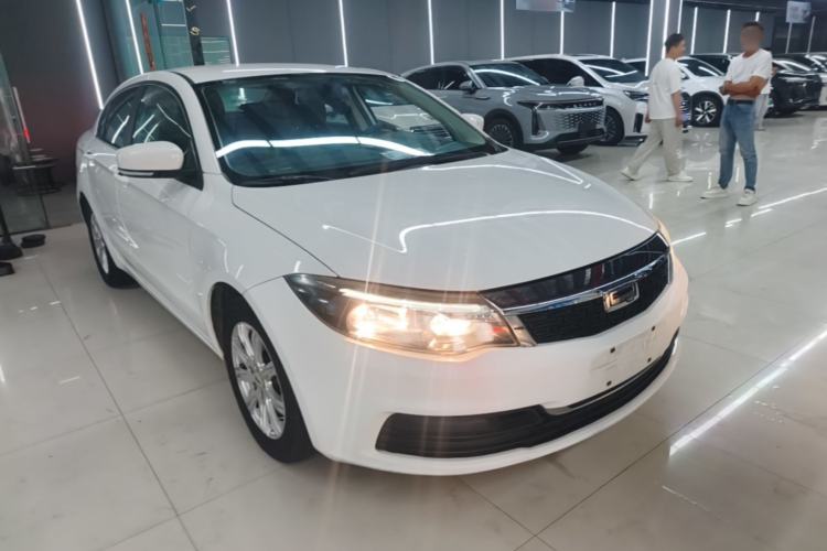 Used Qoros 3 2021 3S Sedan 1.5T CVT Leading Model Front Right 45 Deg