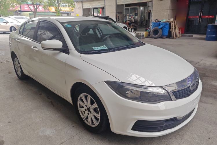 Used Qoros 3 2021 3S Sedan 1.5T CVT Leading Model Front Right 45 Deg