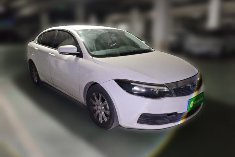 Used Qoros 3 2021 3S Sedan 1.5T CVT Leading Model Front Right 45 Deg