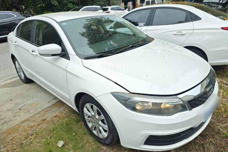 Used Qoros 3 2021 3S Sedan 1.5T CVT Leading Model Front Right 45 Deg