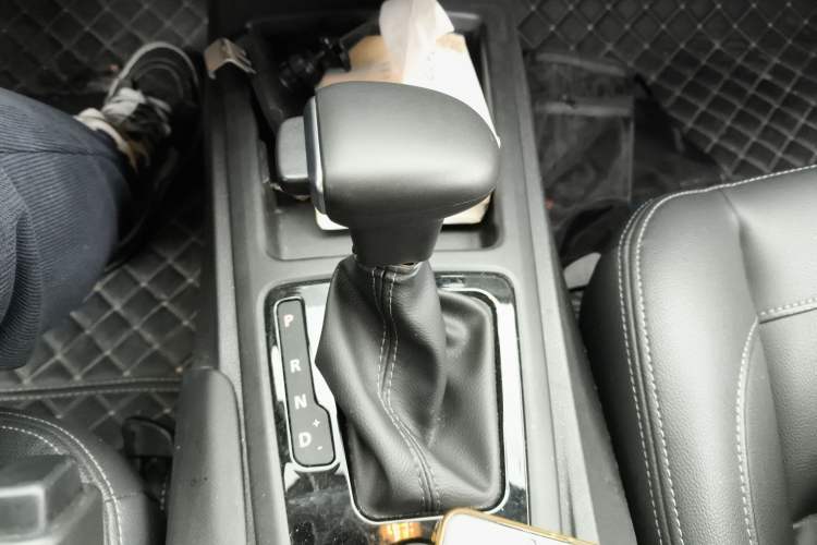 Used Qoros 3 2021 3S Sedan 1.5T CVT Leading Model Gear Lever