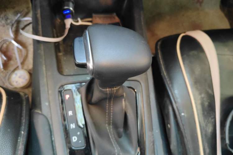 Used Qoros 3 2021 3S Sedan 1.5T CVT Leading Model Gear Lever