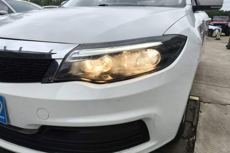 Used Qoros 3 2021 3S Sedan 1.5T CVT Leading Model Left Front Headlight