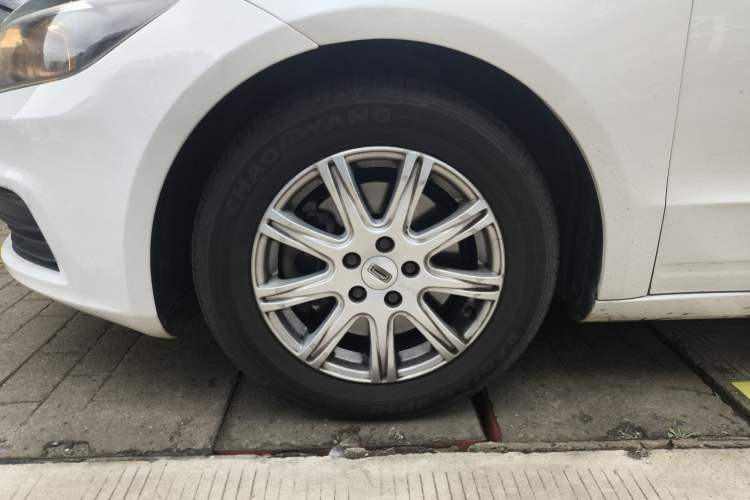 Used Qoros 3 2021 3S Sedan 1.5T CVT Leading Model Left Front Wheel Hub