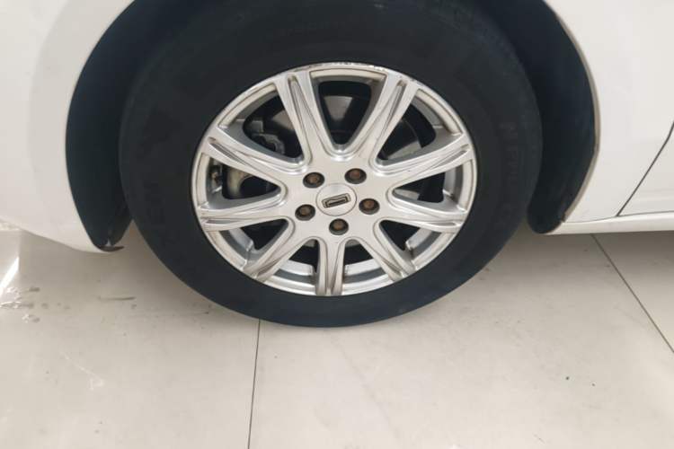 Used Qoros 3 2021 3S Sedan 1.5T CVT Leading Model Left Front Wheel Hub
