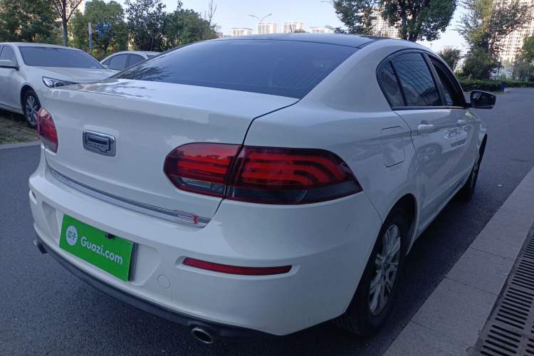 Used Qoros 3 2021 3S Sedan 1.5T CVT Leading Model Rear Right 45 Deg