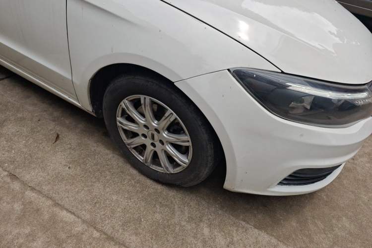 Used Qoros 3 2021 3S Sedan 1.5T CVT Leading Model Right Front Wheel Hub