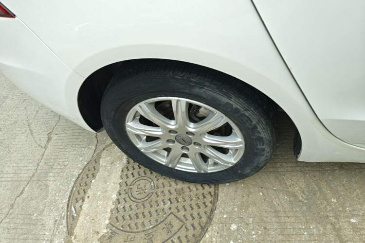 Used Qoros 3 2021 3S Sedan 1.5T CVT Leading Model Right Rear Wheel Hub