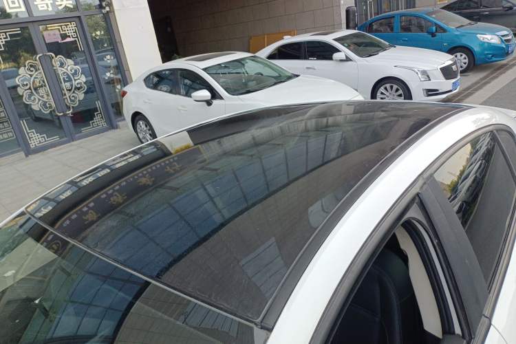 Used Qoros 3 2021 3S Sedan 1.5T CVT Leading Model Roof