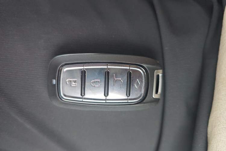 Used Qoros 3 2021 3S Sedan 1.5T CVT Leading Model Vehicle Key