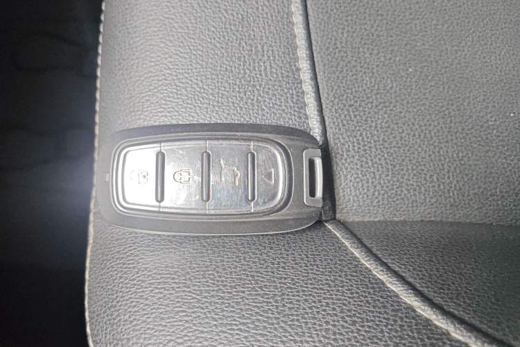 Used Qoros 3 2021 3S Sedan 1.5T CVT Leading Model Vehicle Key