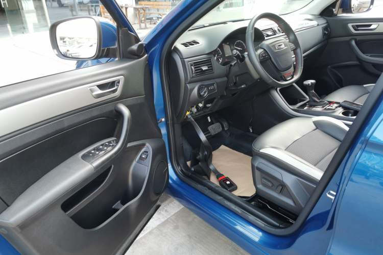 Used Qoros 5 2018 1.6T Automatic Prestige Model Driver Seat