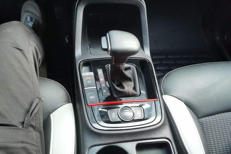Used Qoros 5 2018 1.6T Automatic Prestige Model Gear Lever