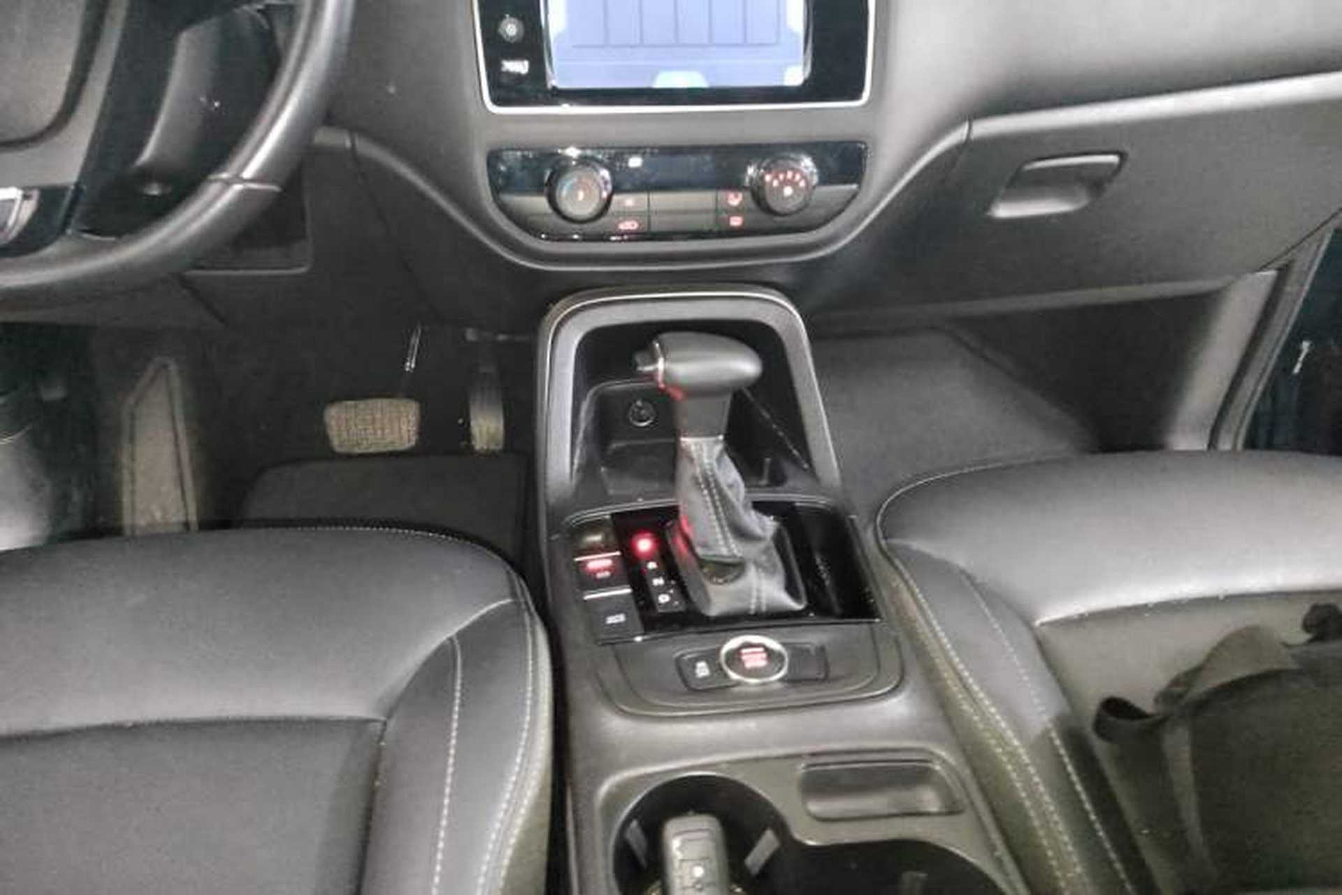 Used Qoros 5 2018 Revised Version 1.6T Automatic Leading Edition Gear Lever