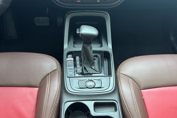 Used Qoros 5 2017 1.6T Automatic Leading Model Interior 14