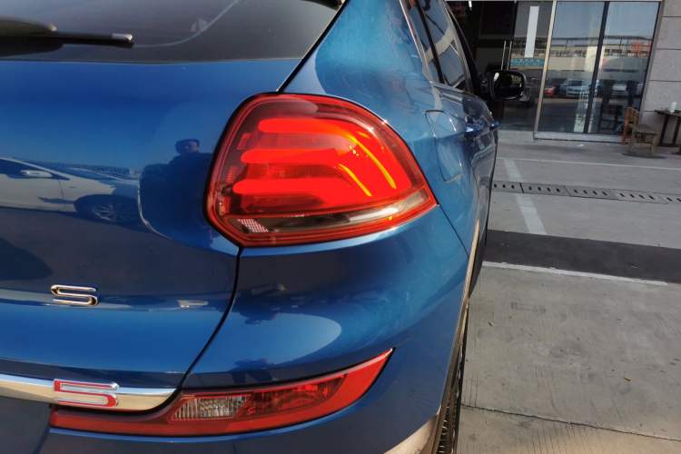 Used Qoros 5 2018 1.6T Automatic Prestige Model Right Rear Taillight