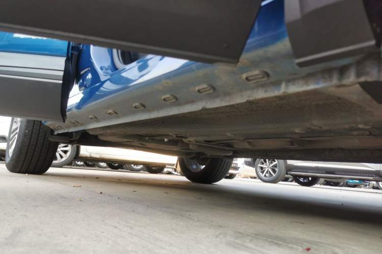 Used Qoros 5 2018 1.6T Automatic Prestige Model Right Side Sill