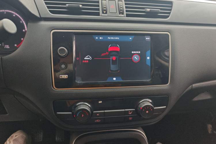 Used Qoros 5 2018 Revised Version 1.6T Automatic Leading Edition Audio And AC Panel