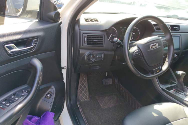 Used Qoros 5 2018 Revised Version 1.6T Automatic Leading Edition Driver Seat