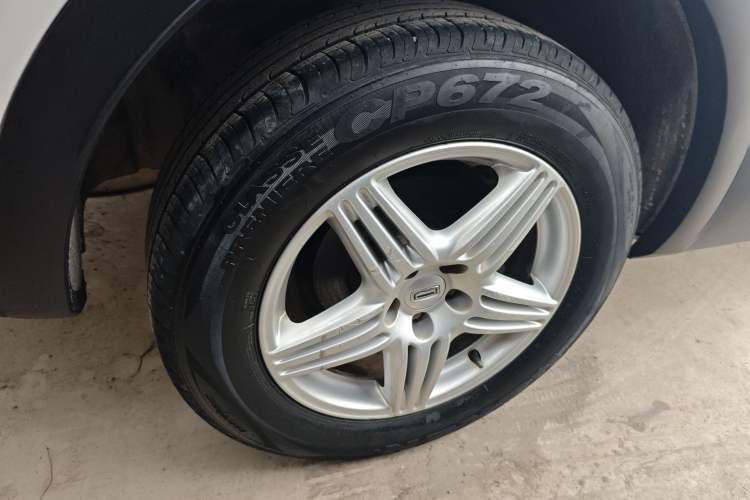 Used Qoros 5 2018 Revised Version 1.6T Automatic Leading Edition Exterior 8