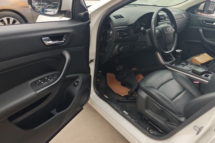 Used Qoros 5 2018 Revised Version 1.6T Automatic Leading Edition Interior 3