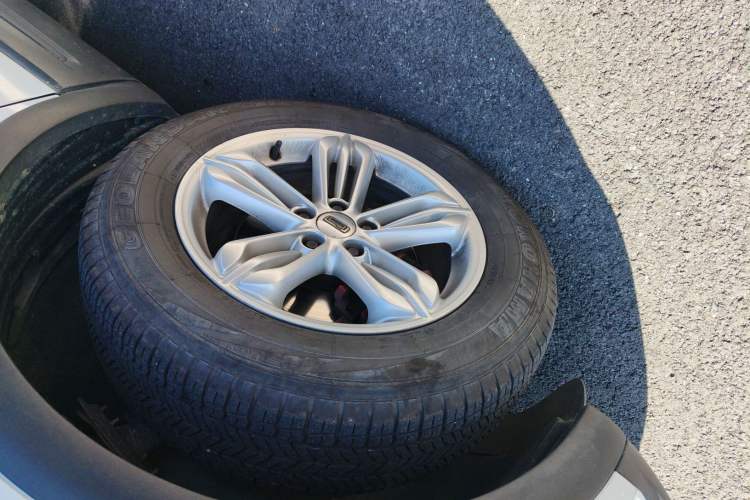 Used Qoros 5 2018 Revised Version 1.6T Automatic Leading Edition Left Front Wheel Hub