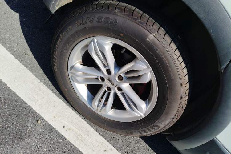 Used Qoros 5 2018 Revised Version 1.6T Automatic Leading Edition Right Rear Wheel Hub