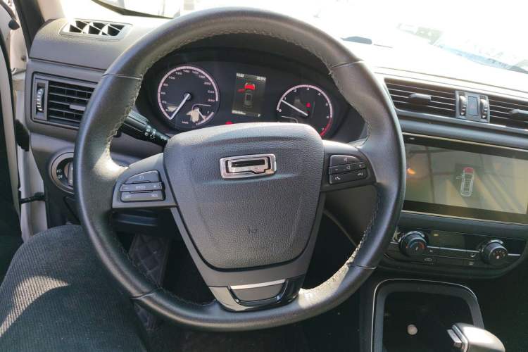 Used Qoros 5 2018 Revised Version 1.6T Automatic Leading Edition Steering Wheel