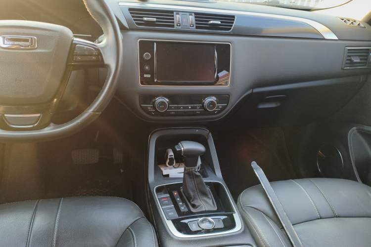 Used Qoros 5 2016 1.6T Automatic Luxury Model Audio And AC Panel