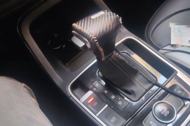 Used Qoros 5 2016 1.6T Automatic Elite Model Gear Lever