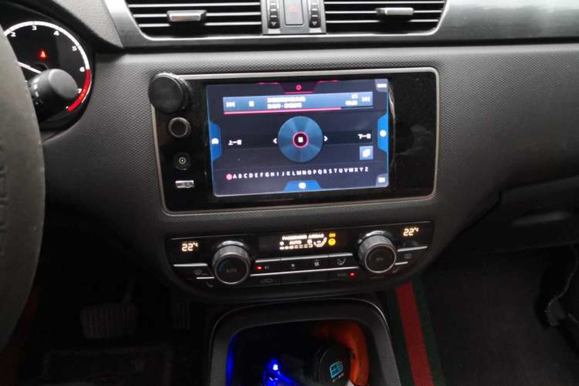 Used Qoros 5 2016 1.6T Automatic Luxury Model Audio And AC Panel