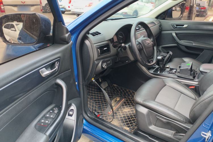 Used Qoros 5 2016 1.6T Automatic Elite Model Driver Seat
