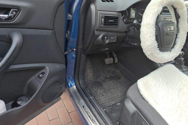 Used Qoros 5 2016 1.6T Automatic Comfort Model Driver Seat
