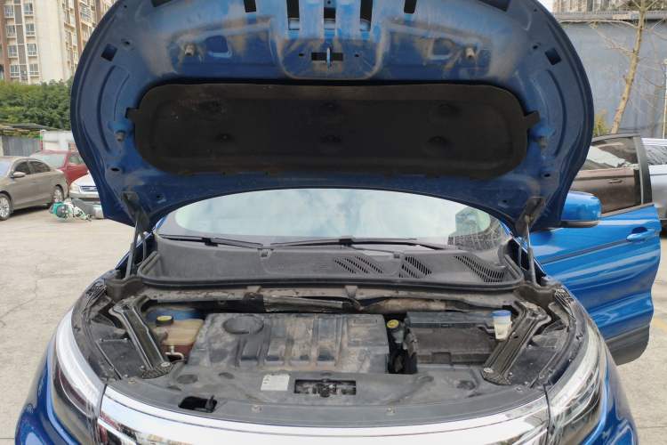 Used Qoros 5 2016 1.6T Automatic Elite Model Engine Bay