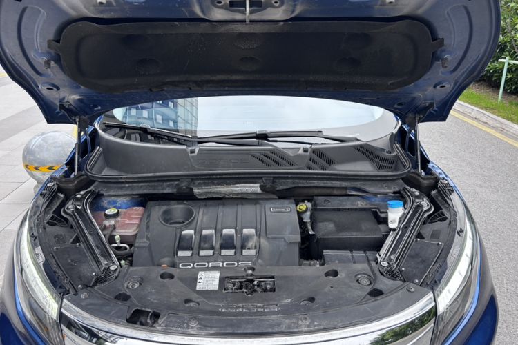 Used Qoros 5 2016 1.6T Automatic Luxury Model Engine Bay