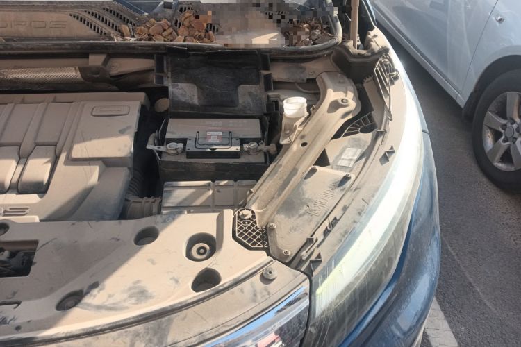 Used Qoros 5 2016 1.6T Automatic Elite Model Engine Bay Left