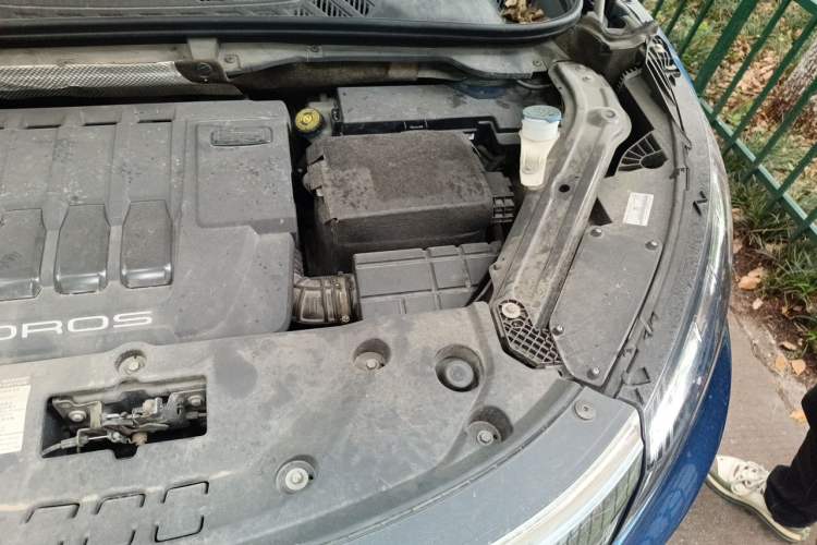 Used Qoros 5 2016 1.6T Automatic Luxury Model Engine Bay Left