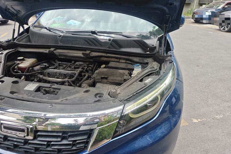 Used Qoros 5 2016 1.6T Automatic Elite Model Engine Bay Left