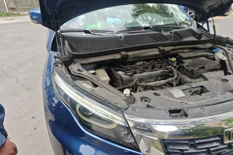 Used Qoros 5 2016 1.6T Automatic Elite Model Engine Bay Right